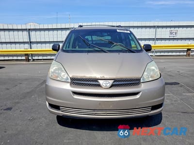 Piąte zdjęcie samochodu w środku: 2004 TOYOTA SIENNA LE VIN:5TDBA23C74S003844 - miniatura