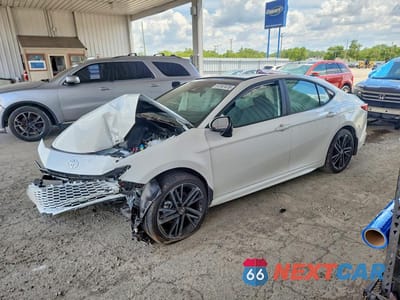 2026 TOYOTA CAMRY XSE 4T1DBADK4TU553403 - główne zdjęcie licytacji z USA - miniatura