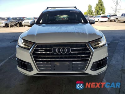 Piąte zdjęcie samochodu w środku: 2017 AUDI Q7 PREMIUM PLUS VIN:WA1LAAF78HD006311 - miniatura