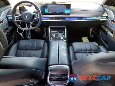 Zdjęcie 8 z 13 samochodu: 2023 BMW I7 XDRIVE60 VIN:WBY53EJ01PCL65173 - miniatura