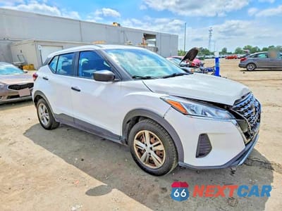 Czwarte zdjęcie samochodu z boku: 2023 NISSAN KICKS S VIN:3N1CP5BV4PL512701 - miniatura