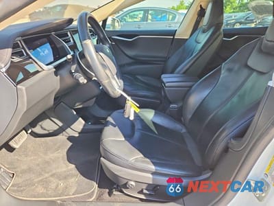 Zdjęcie 7 z 12 samochodu: 2014 TESLA MODEL S VIN:5YJSA1H19EFP40101 - miniatura