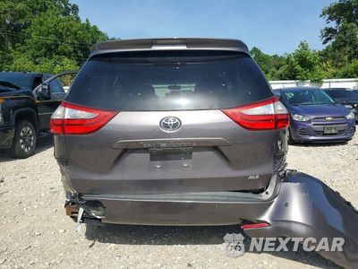 Zdjęcie 6 z 13 samochodu: 2017 TOYOTA SIENNA VIN:5TDYZ3DC5HS815916 - miniatura