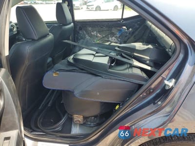 Zdjęcie 10 z 12 samochodu: 2017 TOYOTA COROLLA SE VIN:5YFBURHE5HP677192 - miniatura