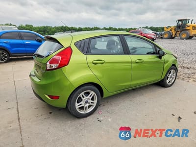 Trzecie zdjęcie samochodu z tyłu: 2018 FORD FIESTA SE VIN:3FADP4EJ5JM142001 - miniatura