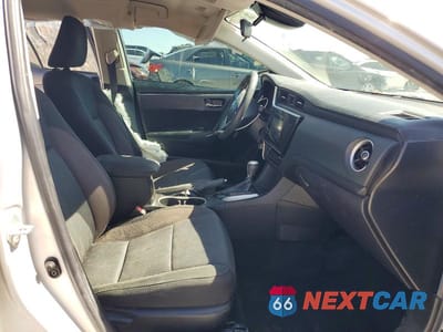 Zdjęcie 7 z 12 samochodu: 2019 TOYOTA COROLLA LE VIN:5YFBURHE8KP933123 - miniatura
