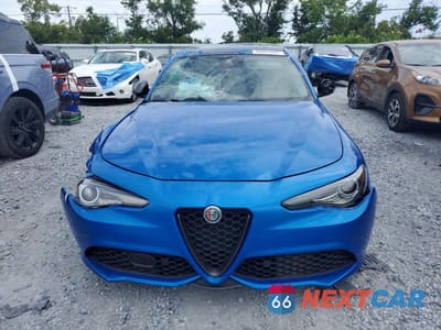 Piąte zdjęcie samochodu w środku: 2019 ALFA ROMEO GIULIA TI VIN:ZARFAMBN9K7607201 - miniatura