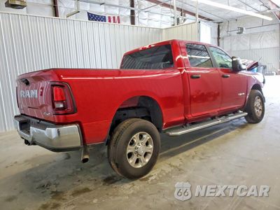 Trzecie zdjęcie samochodu z tyłu: 2026 RAM 2500 BIG HORN VIN:3C6UR5DJ0TG200066 - miniatura