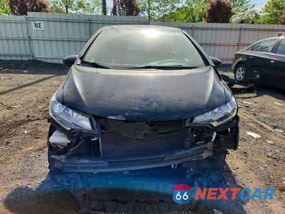 Piąte zdjęcie samochodu w środku: 2019 HONDA FIT LX VIN:3HGGK5H48KM737199 - miniatura