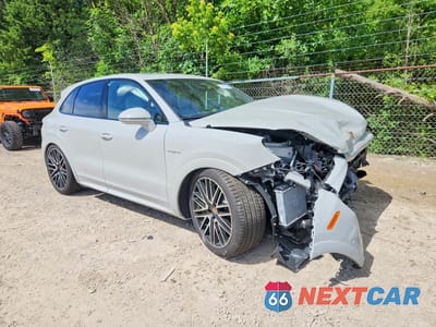 Czwarte zdjęcie samochodu z boku: 2026 PORSCHE CAYENNE SE HYBRID VIN:WP1AN2AY4TDA20172 - miniatura