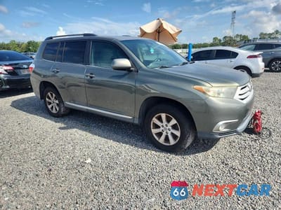 Czwarte zdjęcie samochodu z boku: 2011 TOYOTA HIGHLANDER BASE VIN:5TDZA3EH2BS015796 - miniatura