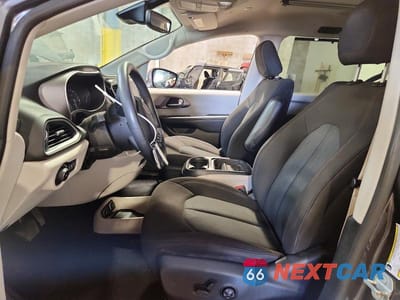 Zdjęcie 7 z 14 samochodu: 2020 CHRYSLER PACIFICA TOURING VIN:2C4RC1FG1LR222663 - miniatura