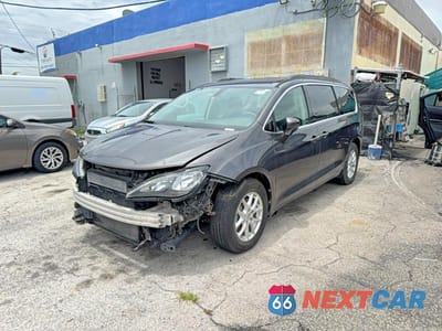 Drugie zdjęcie samochodu z przodu: 2018 CHRYSLER PACIFICA LX VIN:2C4RC1CG9JR288914 - miniatura
