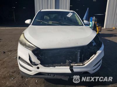 Piąte zdjęcie samochodu w środku: 2017 HYUNDAI TUCSON SE VIN:KM8J23A43HU501577 - miniatura