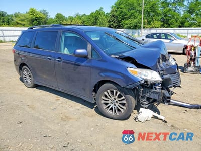 Czwarte zdjęcie samochodu z boku: 2019 TOYOTA SIENNA XLE 8-PASSENGER VIN:5TDYZ3DC3KS016501 - miniatura