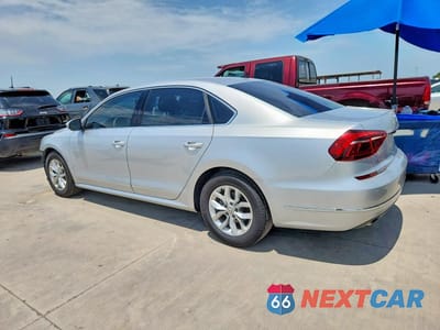 Drugie zdjęcie samochodu z przodu: 2017 VOLKSWAGEN PASSAT S VIN:1VWAT7A30HC029504 - miniatura