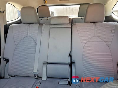 Zdjęcie 10 z 14 samochodu: 2023 TOYOTA HIGHLANDER LE VIN:5TDKDRAH6PS504629 - miniatura