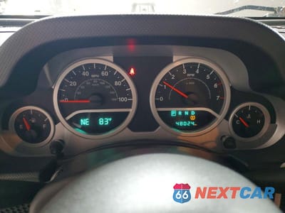 Zdjęcie 9 z 13 samochodu: 2010 JEEP WRANGLER SAHARA VIN:1J4AA5D15AL214901 - miniatura