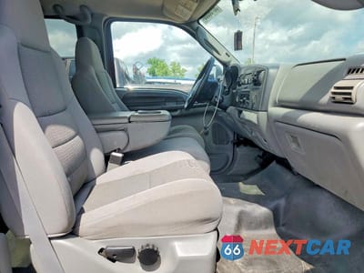 Piąte zdjęcie samochodu w środku: 2005 FORD F350 SRW SUPER DUTY VIN:1FTWW31P75EB17638 - miniatura