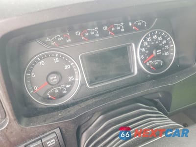 Zdjęcie 8 z 10 samochodu: 2019 INTERNATIONAL LT625 SEMI TRUCK VIN:3HSDZAPR0KN094920 - miniatura