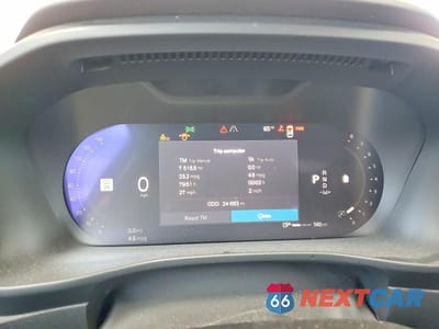 Zdjęcie 9 z 12 samochodu: 2025 VOLVO XC40 PLUS VIN:YV4L12UC4S2527196 - miniatura
