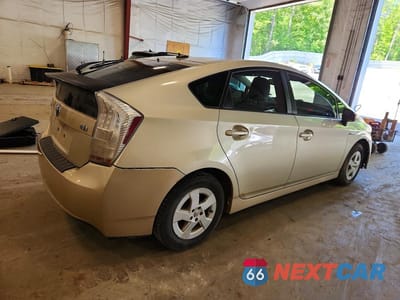 Trzecie zdjęcie samochodu z tyłu: 2011 TOYOTA PRIUS TWO VIN:JTDKN3DU9B0295742 - miniatura