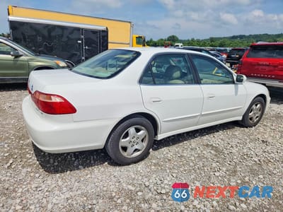 Trzecie zdjęcie samochodu z tyłu: 2000 HONDA ACCORD EX VIN:1HGCG1650YA085477 - miniatura