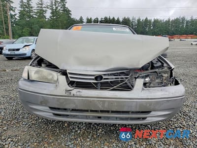 Piąte zdjęcie samochodu w środku: 1998 TOYOTA CAMRY LE VIN:JT2BG22K2W0130989 - miniatura