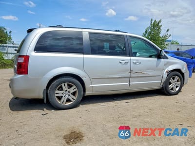 Trzecie zdjęcie samochodu z tyłu: 2010 DODGE GRAND CARAVAN SE VIN:2D4RN4DE0AR258017 - miniatura