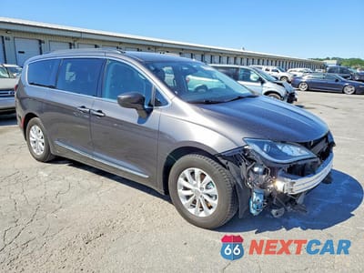 Czwarte zdjęcie samochodu z boku: 2017 CHRYSLER PACIFICA TOURING L VIN:2C4RC1BG2HR526095 - miniatura
