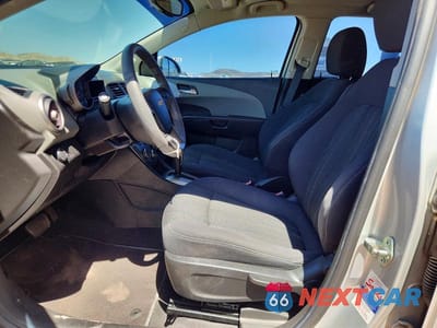 Zdjęcie 7 z 12 samochodu: 2014 CHEVROLET SONIC LT VIN:1G1JC5SH3E4152570 - miniatura