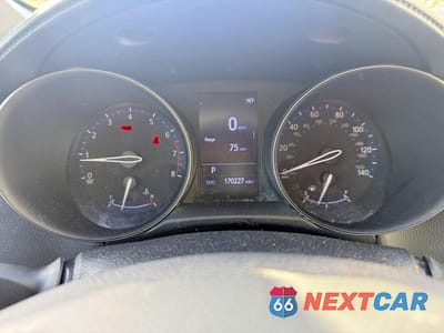Zdjęcie 8 z 10 samochodu: 2019 TOYOTA C-HR LE VIN:NMTKHMBXXKR067772 - miniatura