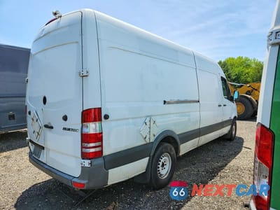 Trzecie zdjęcie samochodu z tyłu: 2012 MERCEDES BENZ SPRINTER 2500 DELIVERY VAN VIN:WD3PE8CB3C5707235 - miniatura