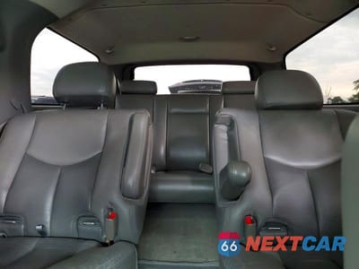 Zdjęcie 10 z 13 samochodu: 2006 GMC YUKON XL DENALI VIN:1GKFK66U56J115752 - miniatura