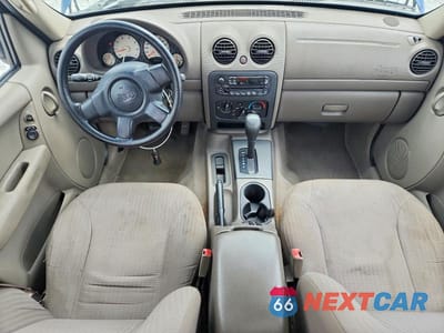 Zdjęcie 8 z 12 samochodu: 2003 JEEP LIBERTY SPORT VIN:1J4GK48K93W619911 - miniatura