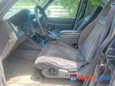 Zdjęcie 7 z 12 samochodu: 2001 MERCURY MOUNTAINEER VIN:4M2ZU86P11UJ09571 - miniatura