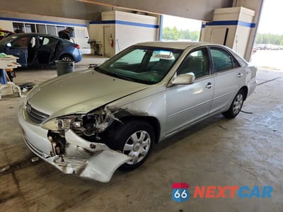 2004 TOYOTA CAMRY LE 4T1BE32K14U290267 - główne zdjęcie licytacji z USA - miniatura