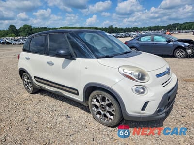 Czwarte zdjęcie samochodu z boku: 2015 FIAT 500L TREKKING VIN:ZFBCFADH9FZ031174 - miniatura