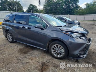Czwarte zdjęcie samochodu z boku: 2025 TOYOTA SIENNA XLE 8-PASSENGER VIN:5TDJRKEC9SS232220 - miniatura