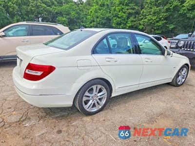 Trzecie zdjęcie samochodu z tyłu: 2012 MERCEDES-BENZ C 250 VIN:WDDGF4HBXCA602855 - miniatura