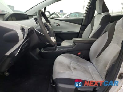 Zdjęcie 7 z 12 samochodu: 2018 TOYOTA PRIUS TWO VIN:JTDKBRFU6J3602497 - miniatura