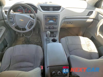 Zdjęcie 8 z 13 samochodu: 2017 CHEVROLET TRAVERSE LS VIN:1GNKVFEDXHJ330010 - miniatura