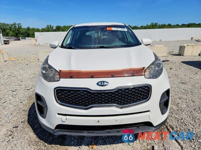 Piąte zdjęcie samochodu w środku: 2017 KIA SPORTAGE LX VIN:KNDPM3AC3H7233144 - miniatura