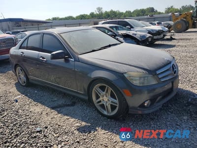 Czwarte zdjęcie samochodu z boku: 2010 MERCEDES-BENZ C 350 VIN:WDDGF5GB4AF452880 - miniatura