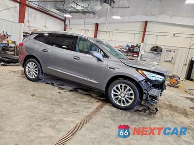 Czwarte zdjęcie samochodu z boku: 2021 BUICK ENCLAVE ESSENCE VIN:5GAEVAKW1MJ246670 - miniatura