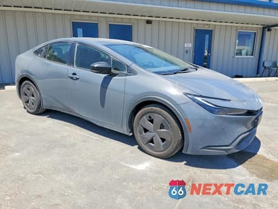 Czwarte zdjęcie samochodu z boku: 2024 TOYOTA PRIUS LE VIN:JTDACAAUXR3025423 - miniatura