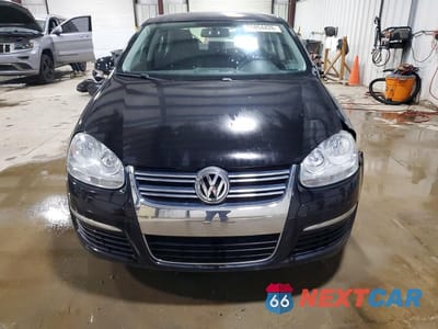 Piąte zdjęcie samochodu w środku: 2010 VOLKSWAGEN JETTA SE VIN:3VWRZ7AJ9AM065129 - miniatura