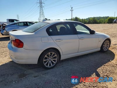 Trzecie zdjęcie samochodu z tyłu: 2011 BMW 328 I VIN:WBAPH7G59BNM57233 - miniatura