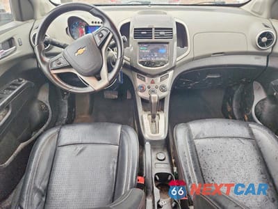 Zdjęcie 8 z 13 samochodu: 2015 CHEVROLET SONIC LTZ VIN:1G1JE6SB5F4212040 - miniatura