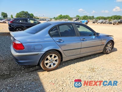 Trzecie zdjęcie samochodu z tyłu: 2000 BMW 323 I VIN:WBAAM3348YKC71459 - miniatura
